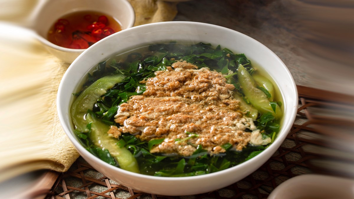 Canh cua rau đay mồng tơi thanh đạm giải nhiệt